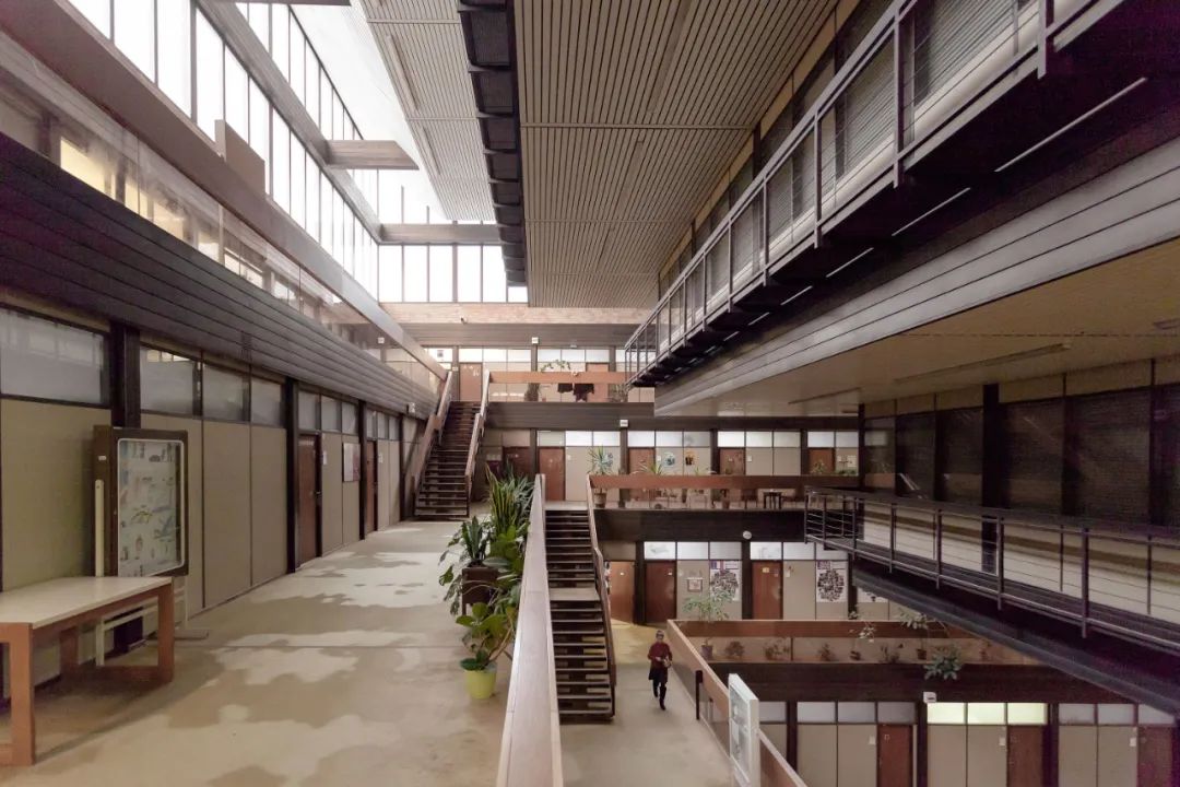 斯洛伐克广播大楼:被评为世界最丑建筑的它其实并不丑(图12) 斯洛伐克广播大楼:被评为世界最丑建筑的它其实并不丑(图12)