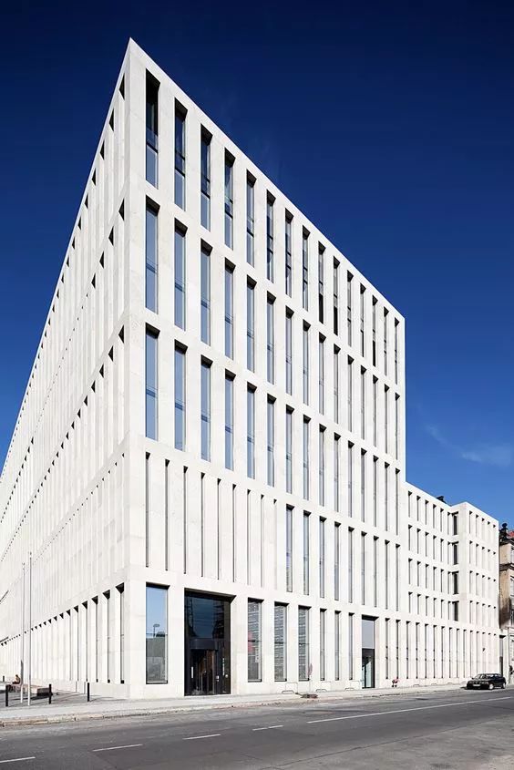 建筑设计丨竖 窗 设计合集(图21) 建筑设计丨竖 窗 设计合集(图21)