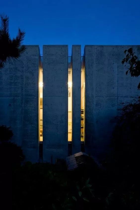 建筑设计丨竖 窗 设计合集(图26) 建筑设计丨竖 窗 设计合集(图26)