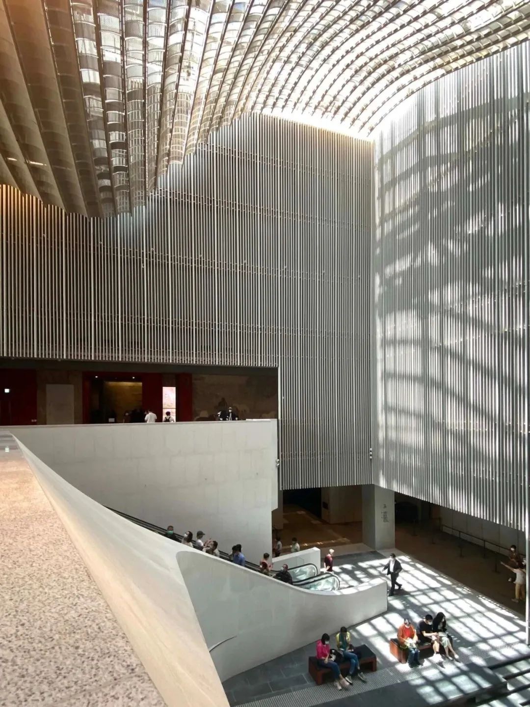 中国香港故宫博物院——用现代建筑语言,重新诠释了中国古代的空间概念(图4) 中国香港故宫博物院——用现代建筑语言,重新诠释了中国古代的空间概念(图4)