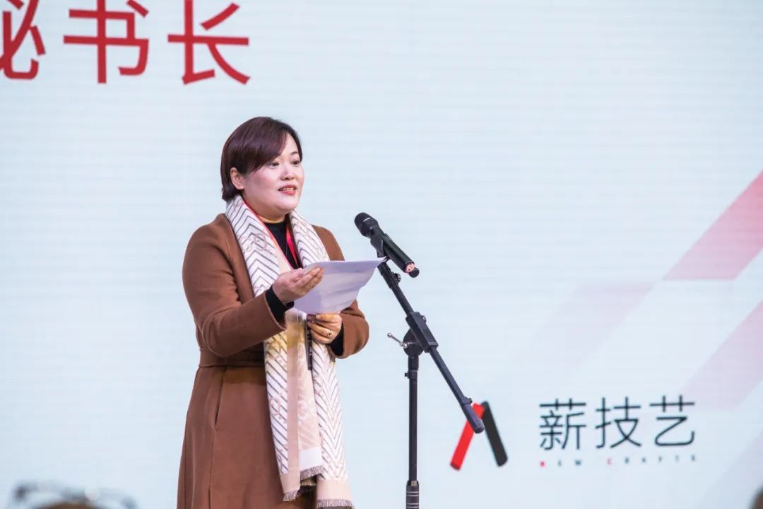 开幕丨2023 “薪技艺” 青年工艺美术展暨学术研讨会在吉林艺术学院隆重开幕(图8) 开幕丨2023 “薪技艺” 青年工艺美术展暨学术研讨会在吉林艺术学院隆重开幕(图8)