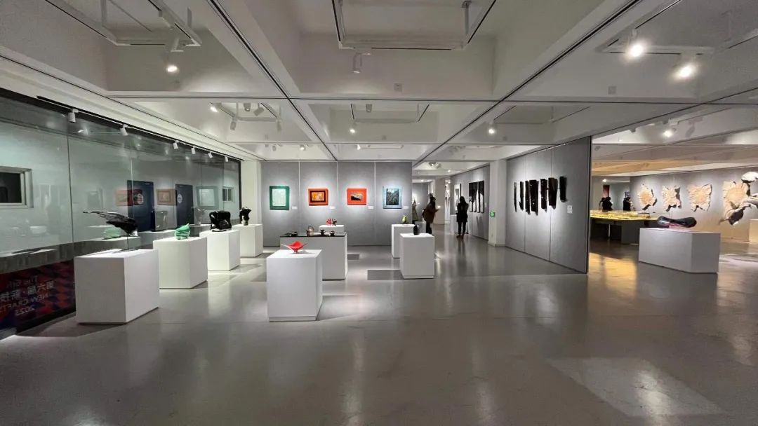 开幕丨2023 “薪技艺” 青年工艺美术展暨学术研讨会在吉林艺术学院隆重开幕(图26) 开幕丨2023 “薪技艺” 青年工艺美术展暨学术研讨会在吉林艺术学院隆重开幕(图26)