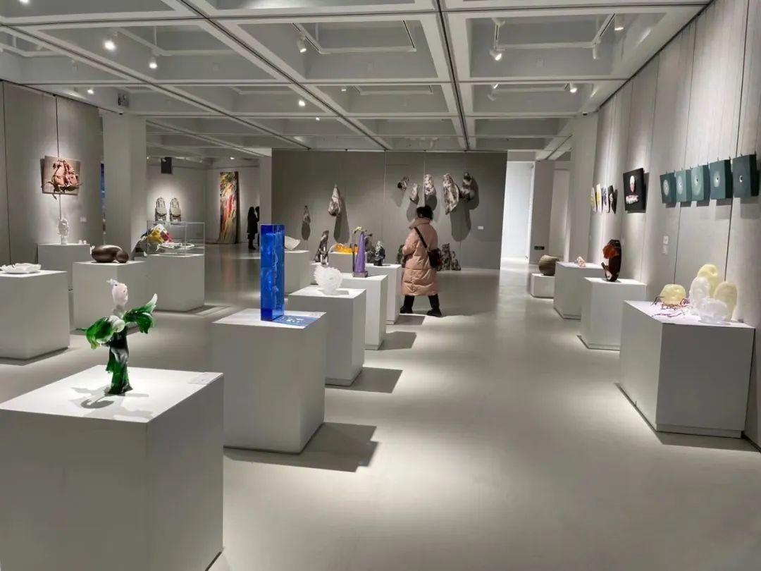 开幕丨2023 “薪技艺” 青年工艺美术展暨学术研讨会在吉林艺术学院隆重开幕(图25) 开幕丨2023 “薪技艺” 青年工艺美术展暨学术研讨会在吉林艺术学院隆重开幕(图25)