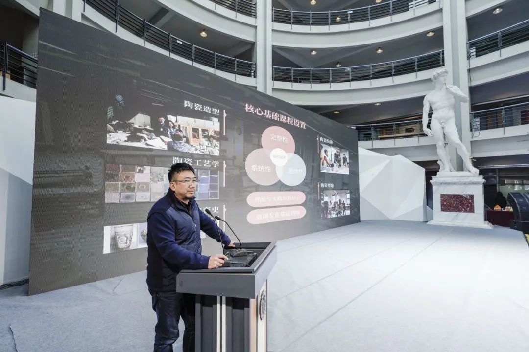 开幕丨2023 “薪技艺” 青年工艺美术展暨学术研讨会在吉林艺术学院隆重开幕(图36) 开幕丨2023 “薪技艺” 青年工艺美术展暨学术研讨会在吉林艺术学院隆重开幕(图36)