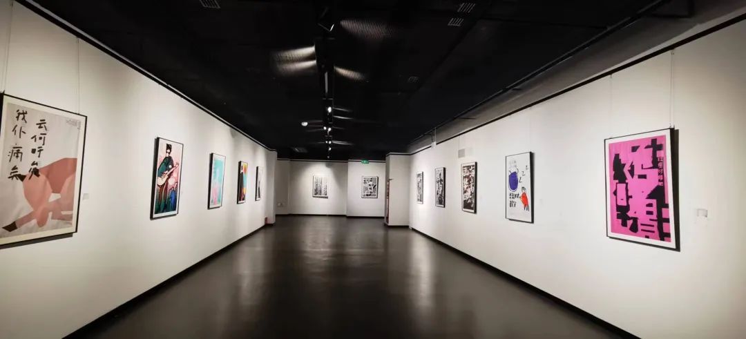 艺术助力乡村文化振兴|易礼然作品全球巡展(成都站)亮相(图1) 艺术助力乡村文化振兴|易礼然作品全球巡展(成都站)亮相(图1)
