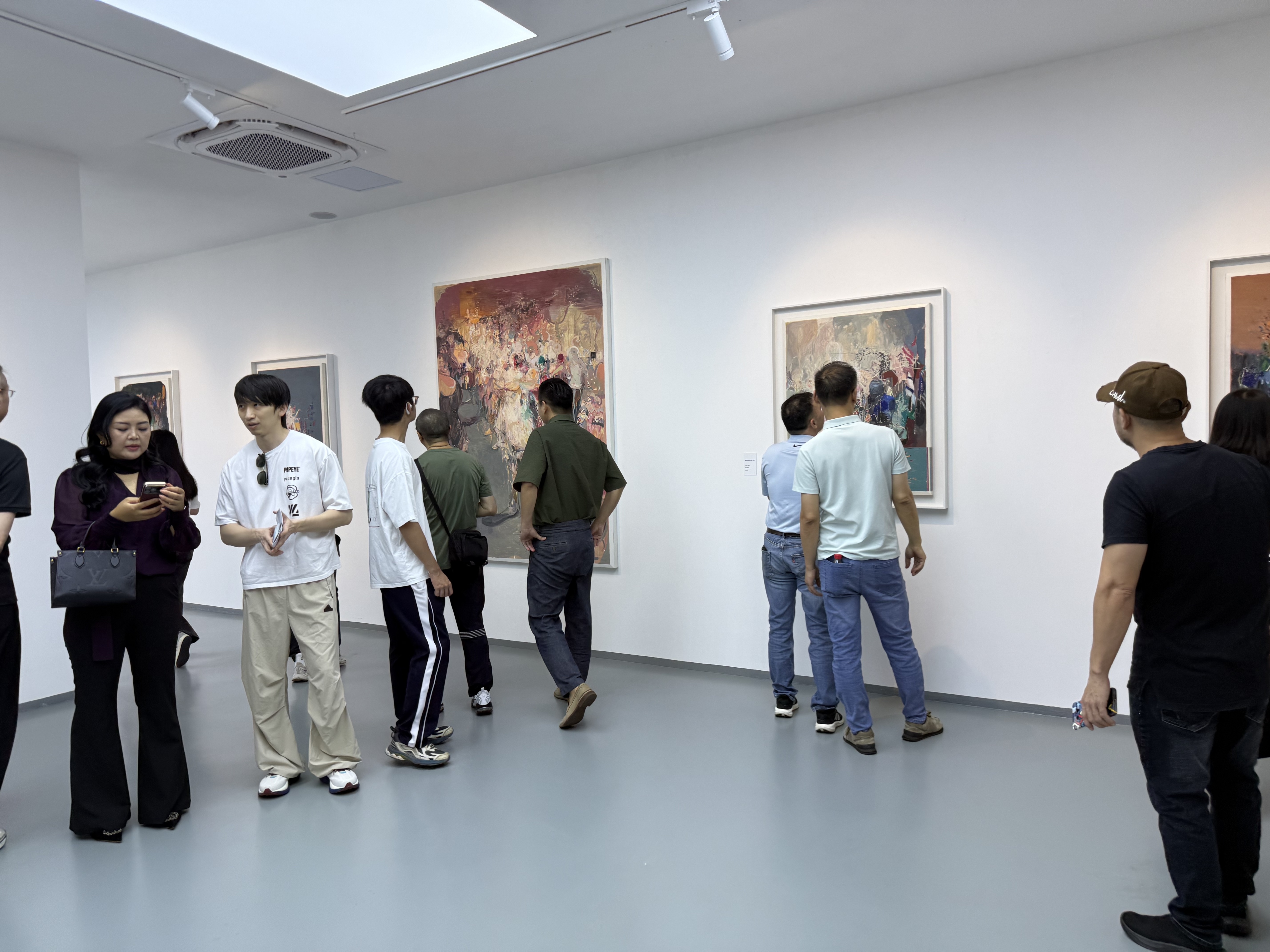 九月展览推荐：深圳“游移的灵晕”、湖南美