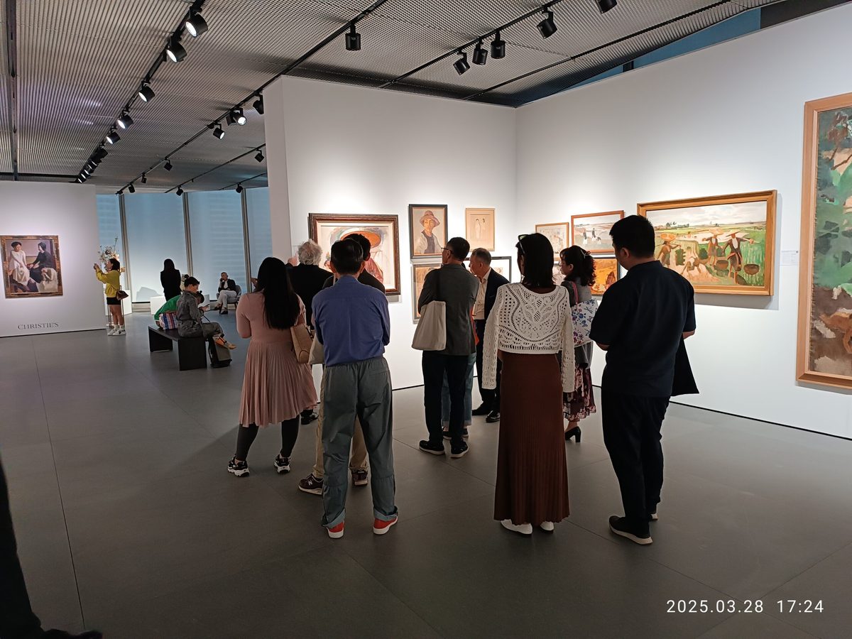 苏富比香港秋拍台北预展启幕：奈良美智大型
