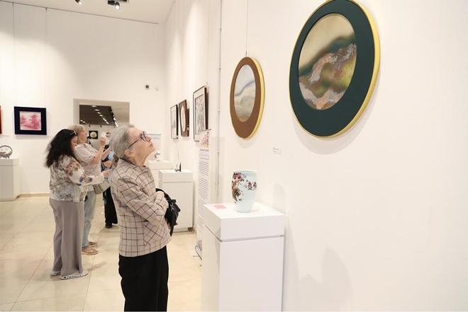 瓷蕴万象陶瓷艺术展展览现场