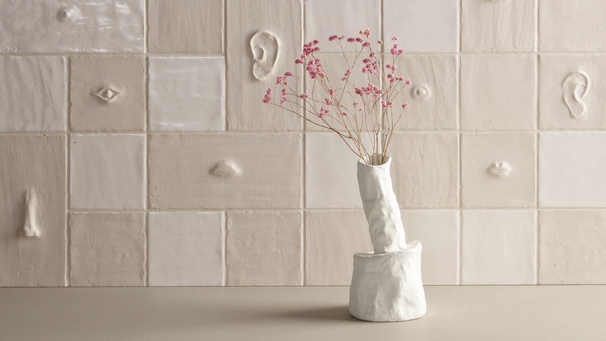 Faye Toogood 为 Mutina 设计的 Faces and Figures 瓷砖 · SEEEEART