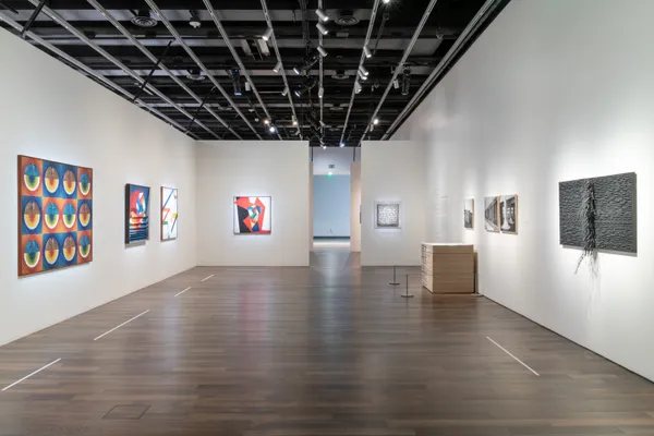 Kibong Rhee 绘画作品与 Tina Kim Gallery 展览现场