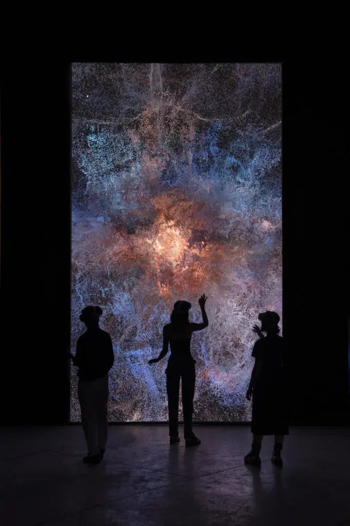 Marshmallow Laser Feast All That Is Unseen 沉浸式影像装置 展览现场