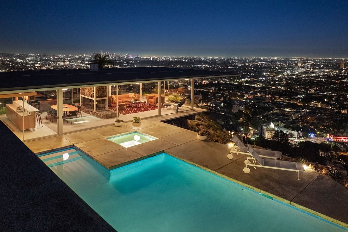 斯塔尔住宅降价 500 万美元仍无人接手：被 Julius Shulman 拍成传奇的中世纪名宅，为什么卖不掉 · SE