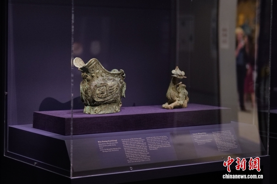 展厅中的青铜器展品